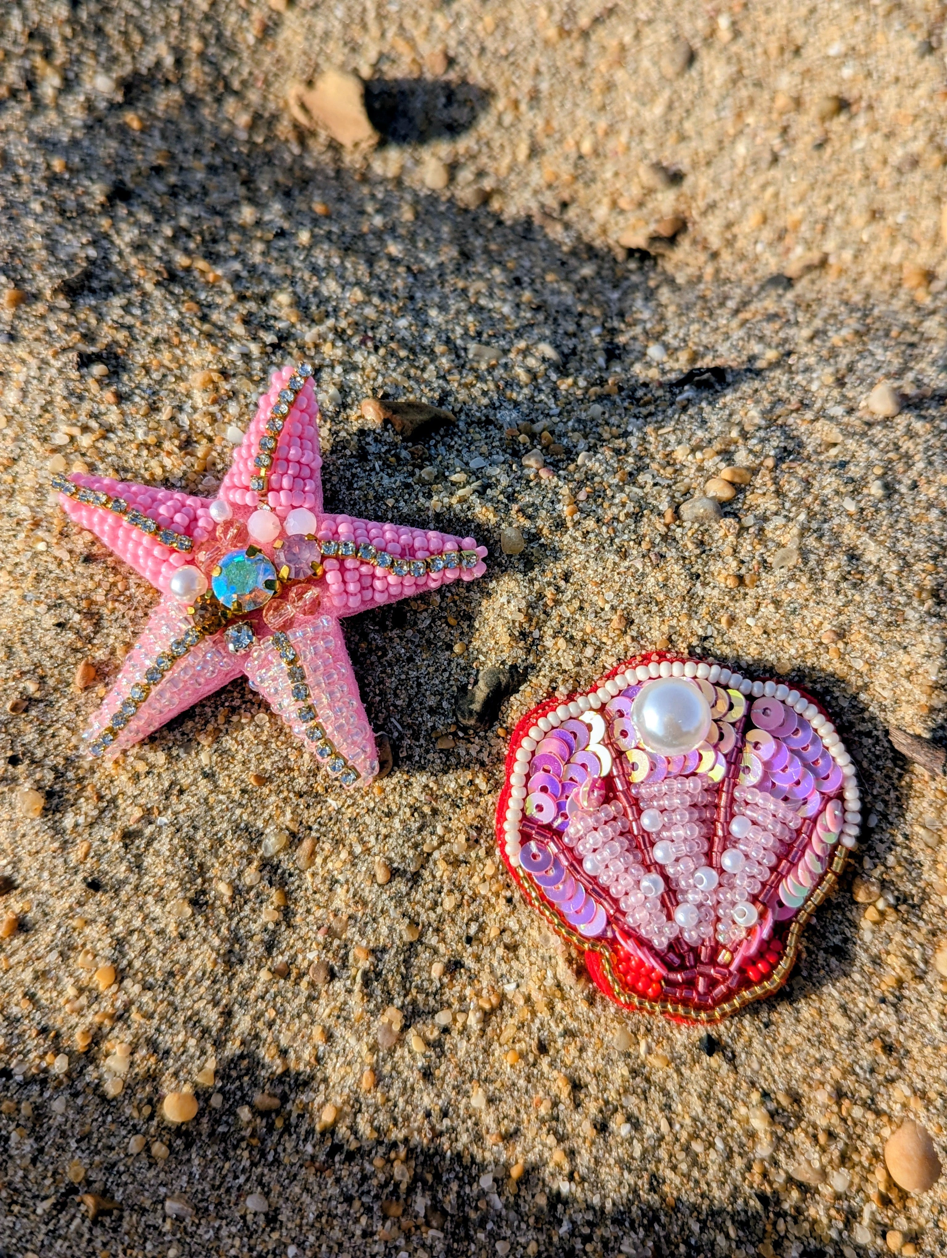 Broches en perles de rocailles et strass coquillage et étoile de mer boutique mode femme ondres