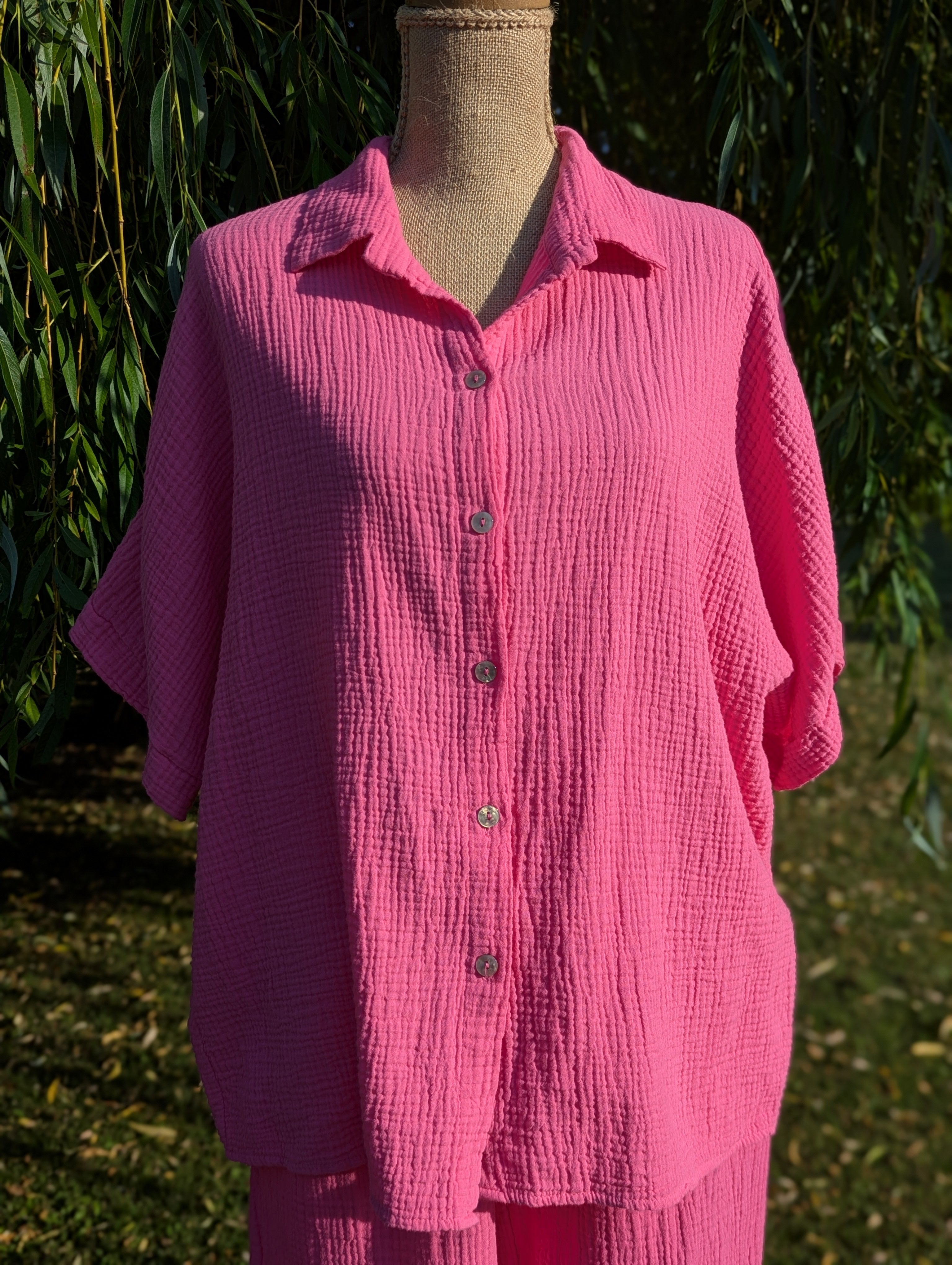 Chemise Gaze de Coton Fuchsia Leger et Agréable à Porter Taille Elastique Femme Grande Taille Mode Boutique Landes Cote Basque 