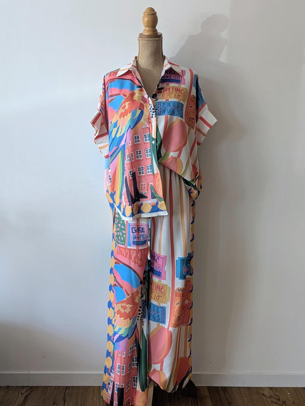 Ensemble Fluide Perroquet Chemise et Pantalon fluide palmier Imprimé coloré pour femme mode Ondres sud landes Seignanx