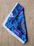 Foulard Carré imprimé bleu foncé fougères fleurs mode femme sud landes