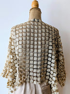 Gilet broderie fleurs or manches courtes style bolero
