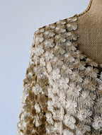 Gilet broderie fleurs or manches courtes style bolero look chic 
