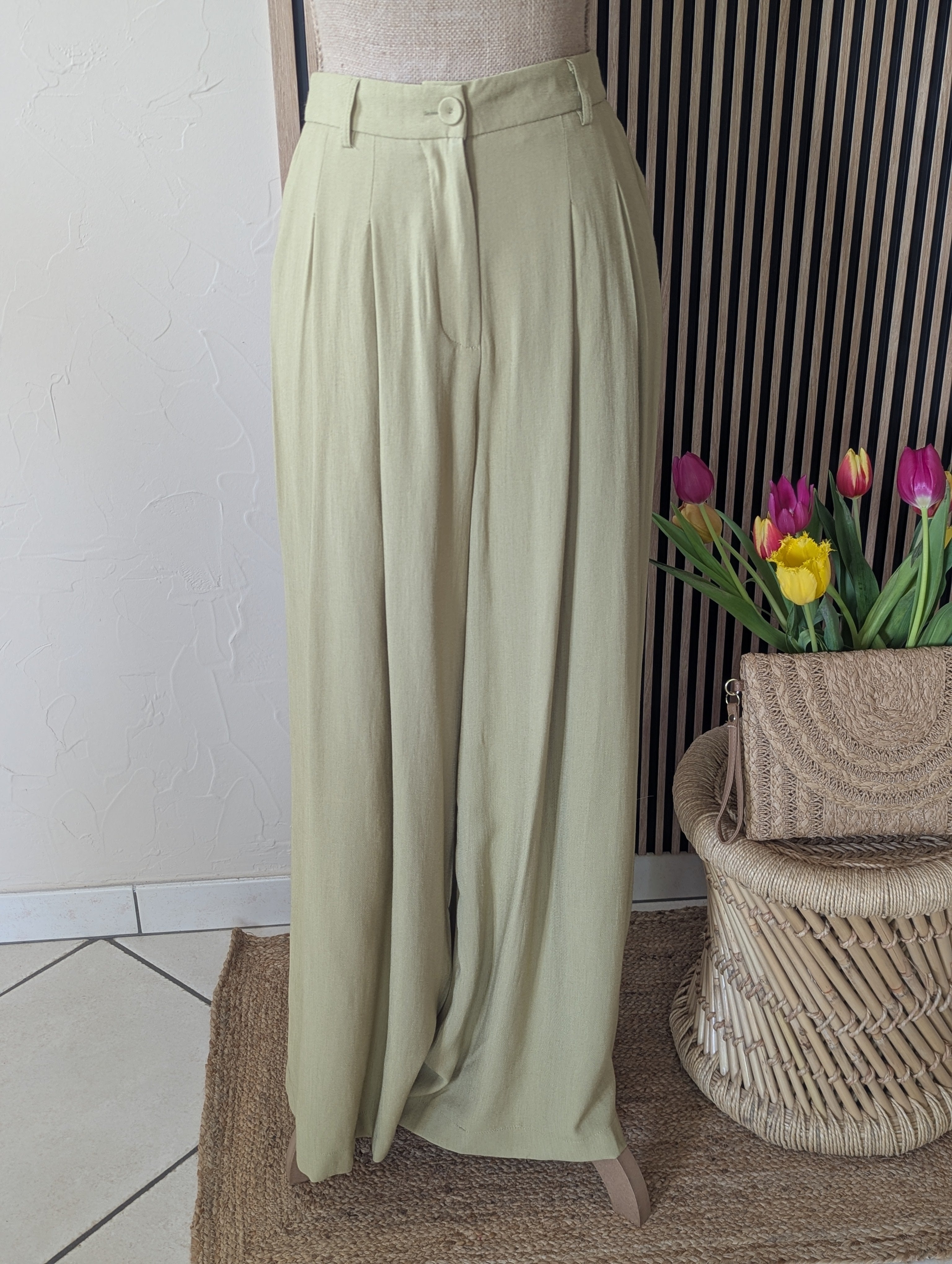 Pantalon fluide Vert Olive avec poche taille élastique  Pantalon pour Cérémonies Mariage Baptème Pantalon Tailleur  Mode Femme Boutique Sud Landes Ondres Labenne