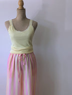 Pantalon à rayures jaunes et roses fluide et léger, taille élastique, pour les longues jambes, femme mode sud landes cote basque