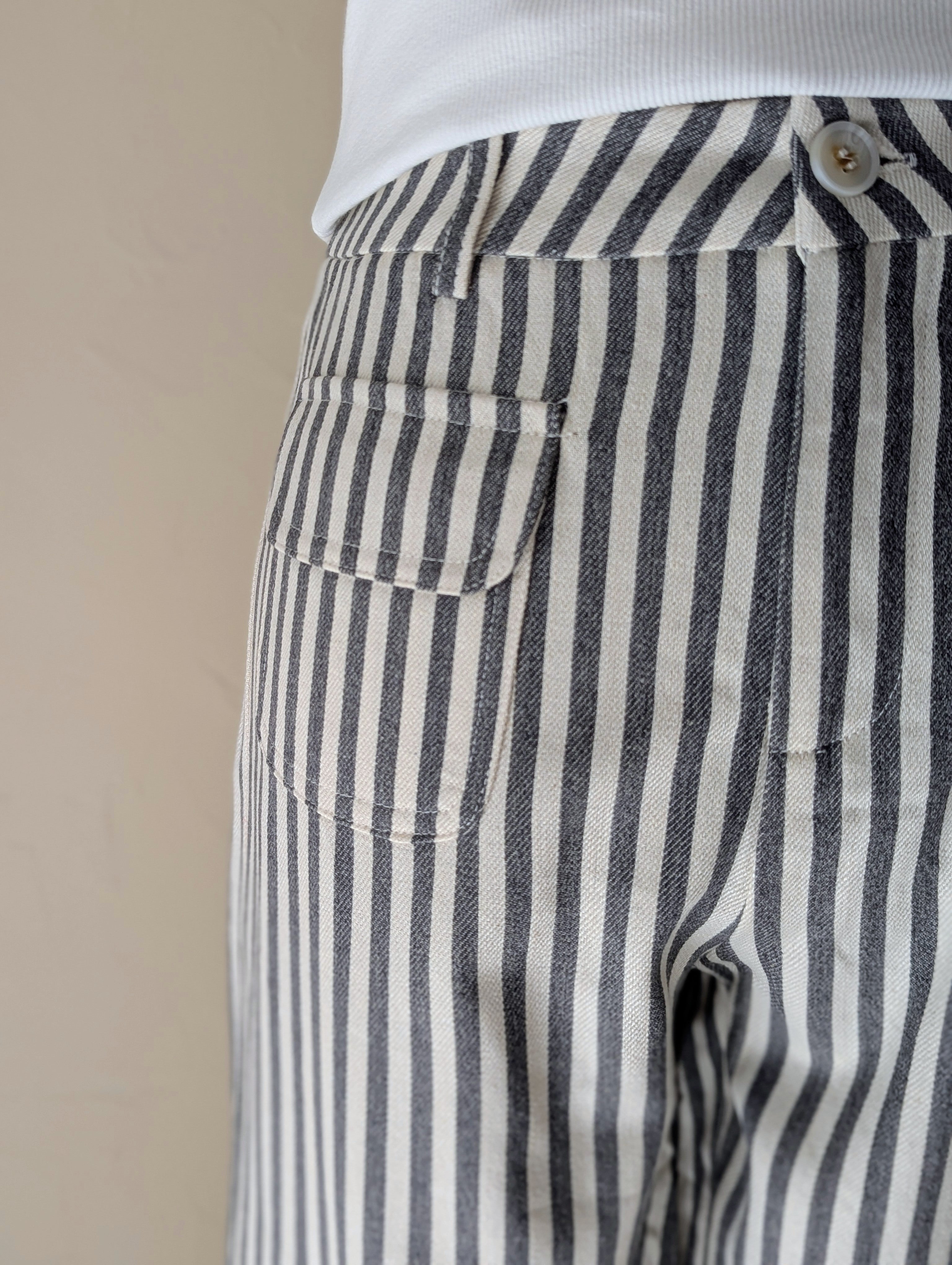 Pantalon rayé deux poches devant il fait de belles fesses taille haute femme mode Ondres Boutique Sud Landes