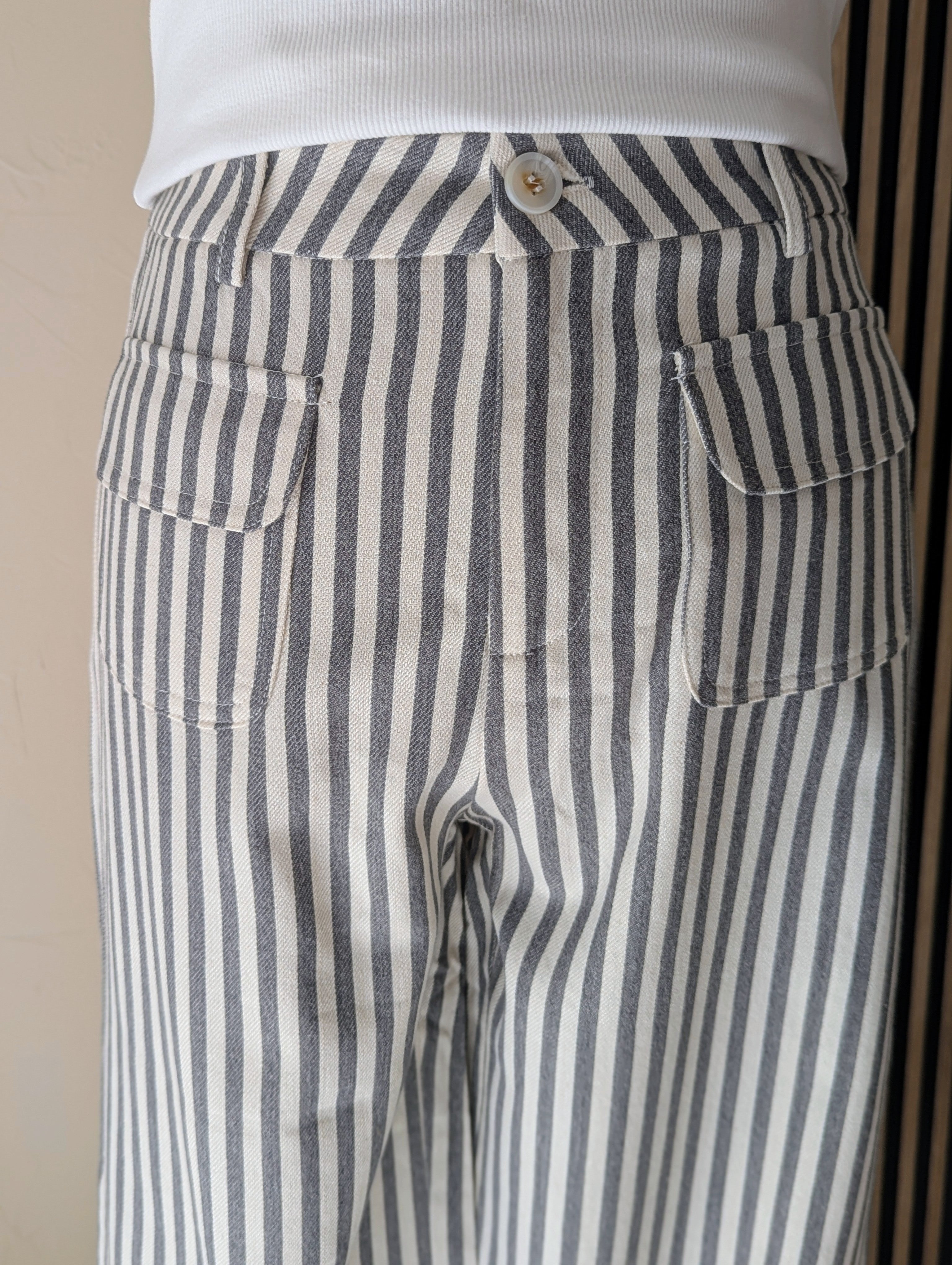 Pantalon rayé deux poches devant il fait de belles fesses taille haute femme mode Ondres Boutique Sud Landes