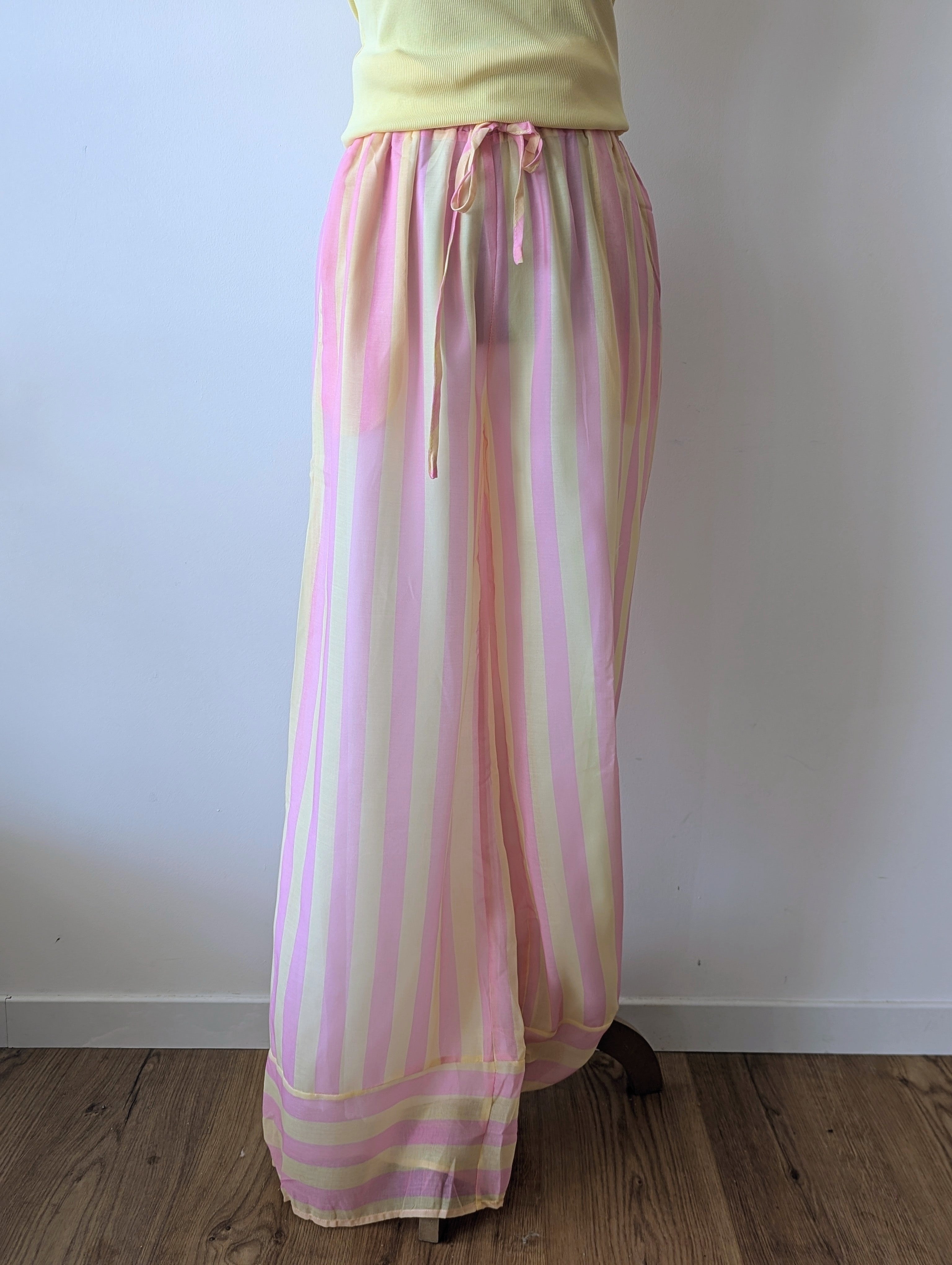 Pantalon à rayures jaunes et roses fluide et léger, taille élastique, pour les longues jambes, femme mode sud landes cote basque