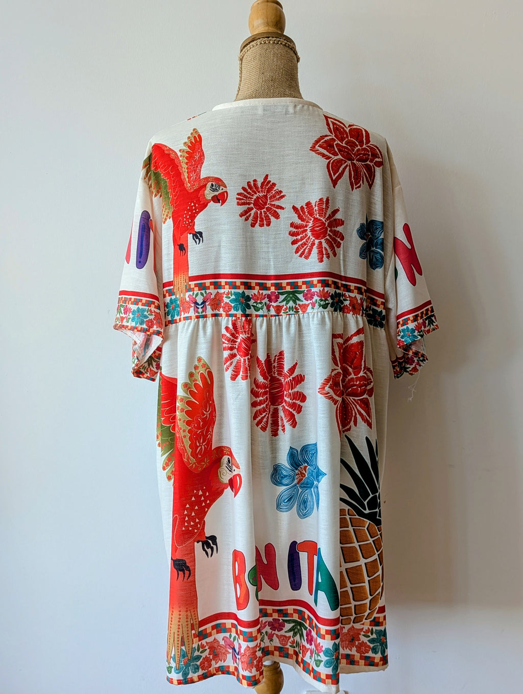 Robe courte de plage perroquet rouge fleurs orange bonita viscose ananas iris