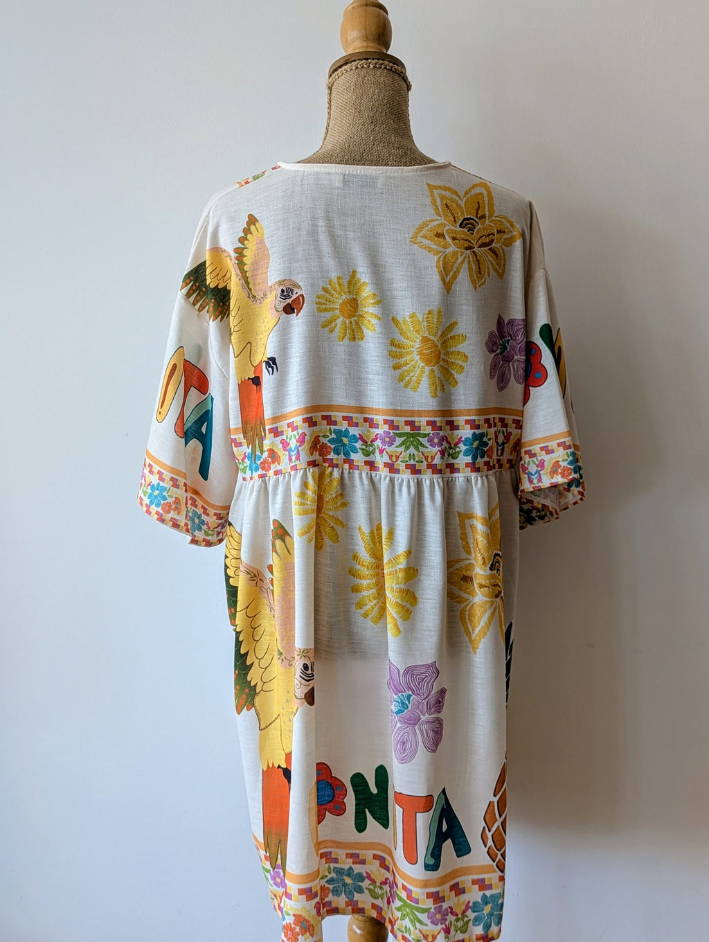 Robe courte de plage perroquet fleurs jaune orange bonita viscose