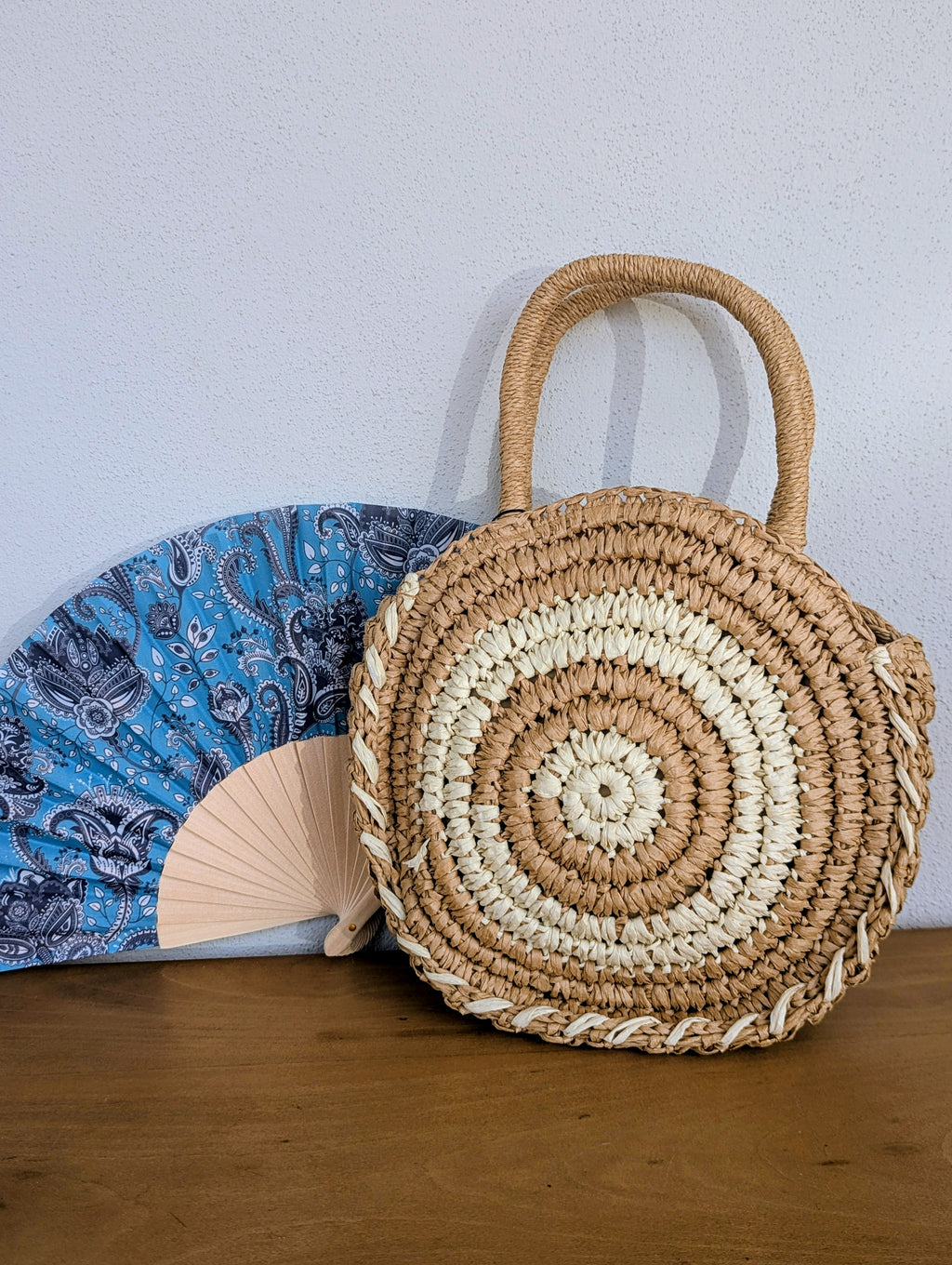 sac rond maille camel pour la plage, petites perles summer vibes été, sac pour soirée cérémonies mode femme sud landes Ondres