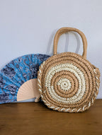 sac rond maille camel pour la plage, petites perles summer vibes été, sac pour soirée cérémonies mode femme sud landes Ondres
