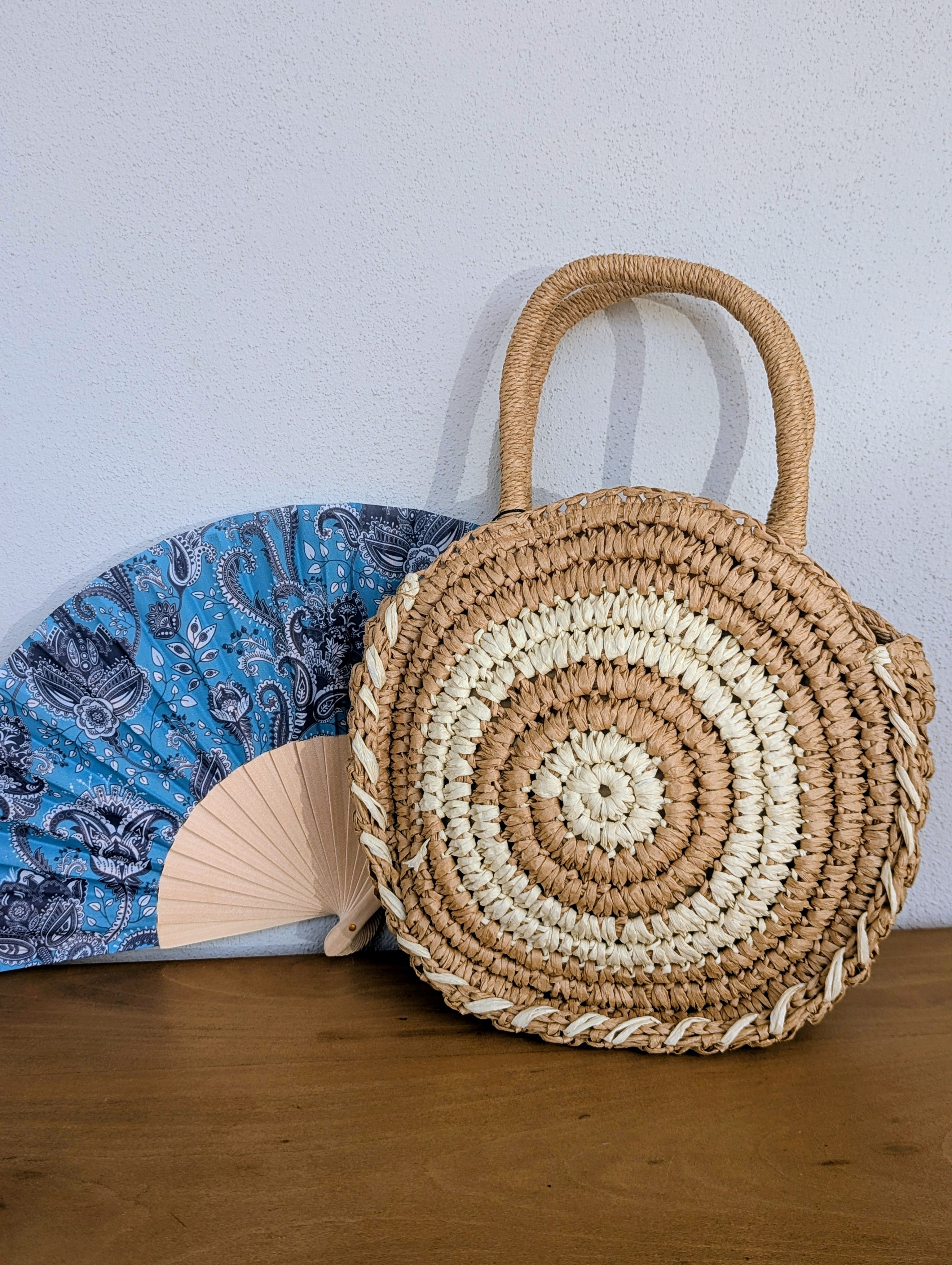 sac rond maille camel pour la plage, petites perles summer vibes été, sac pour soirée cérémonies mode femme sud landes Ondres