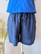 Short en Gaze de Coton Bleu  foncé  Taille Elastique pour femme pulpeuse Curvy rande Taille mode sud landes Ondres Labenne