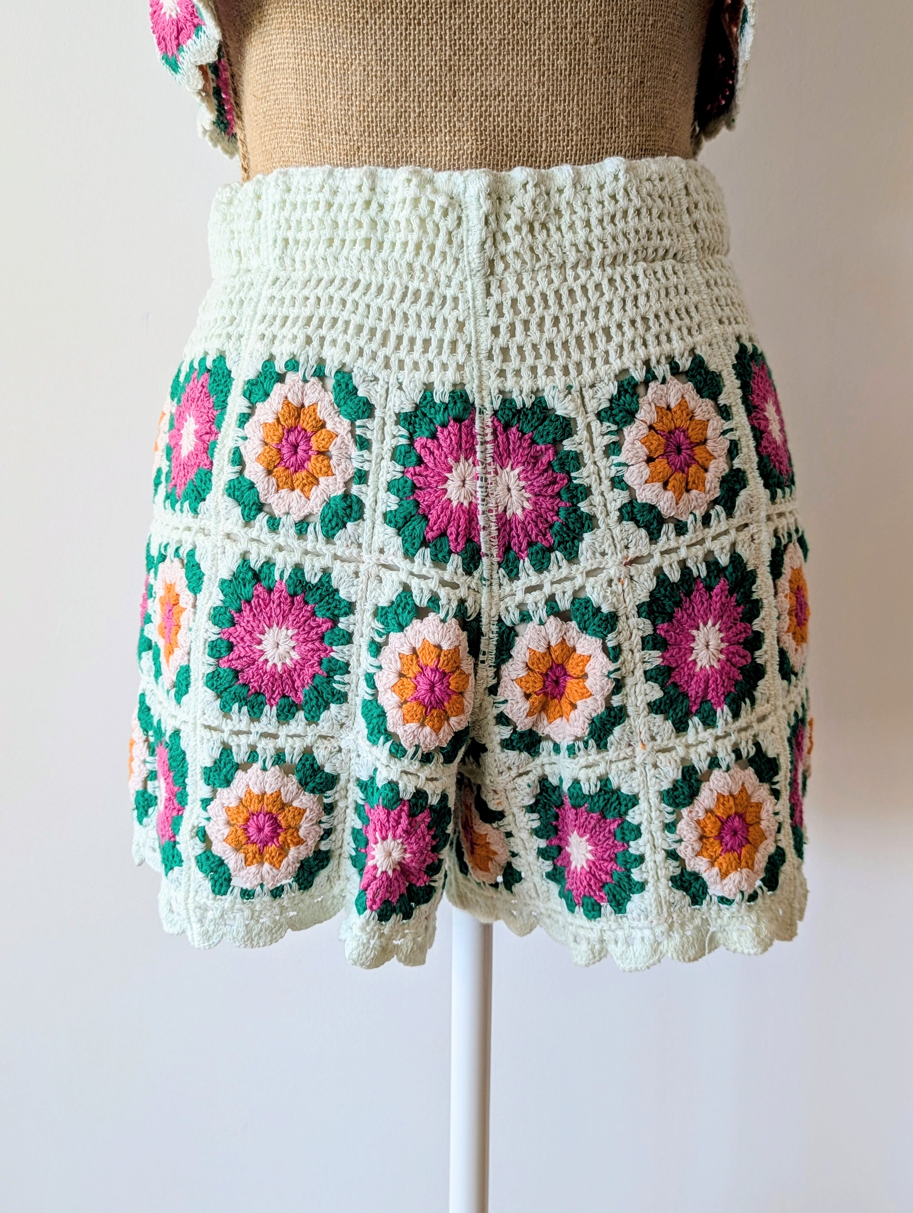 Short en crochet flashy vert orange fuchsia crose - ensemble top et short confortable en coton