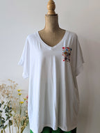 T-shirt Blanc avec un imprimé fleuri pour femme pulpeuse grande taille Curvy mode sud landes Côte Basque Bayonne Hossegor