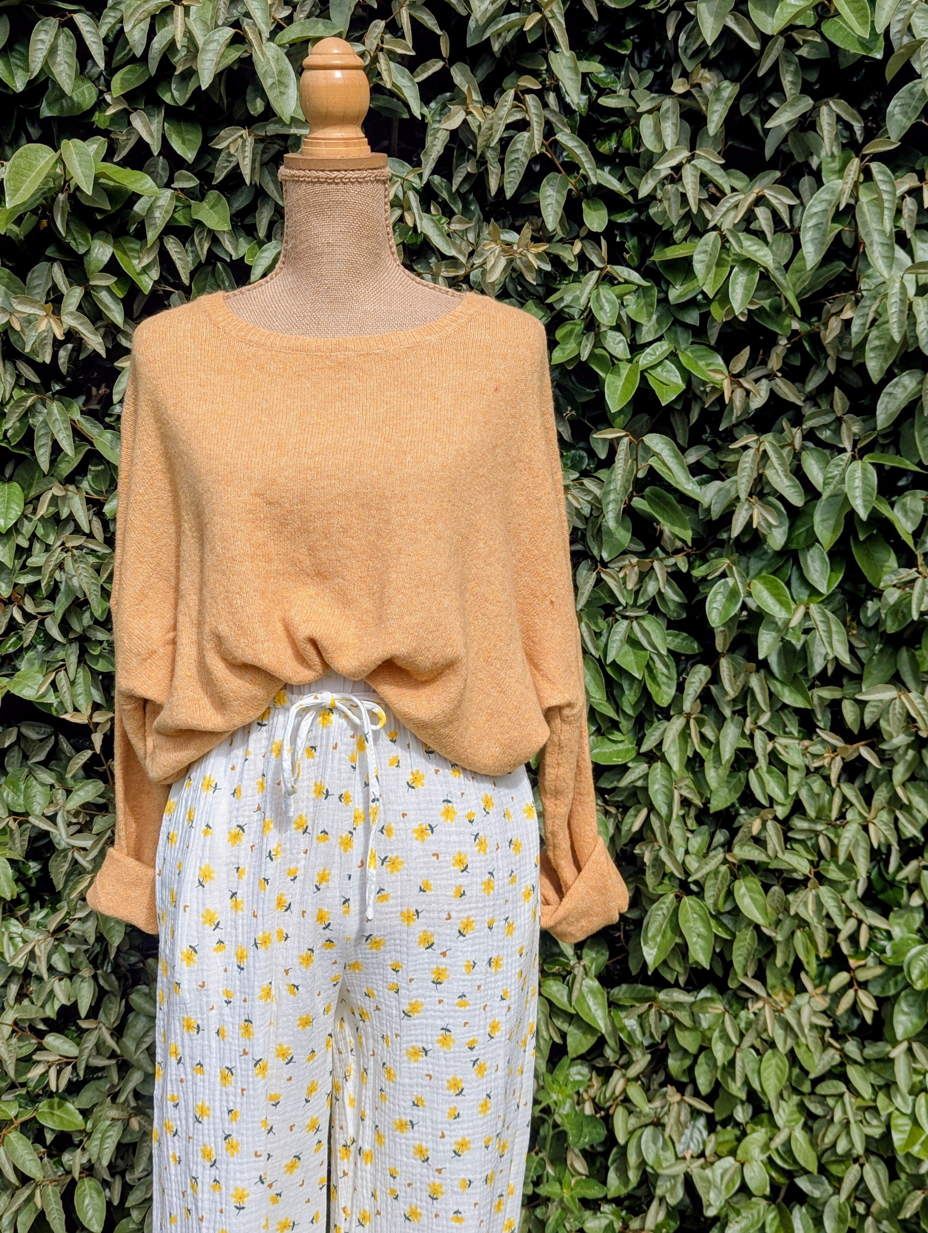 Pull jaune  ultra doux  col rond manches longues léger coloré best seller viscose femme mode tendance boutique sud landes ondres bayonne