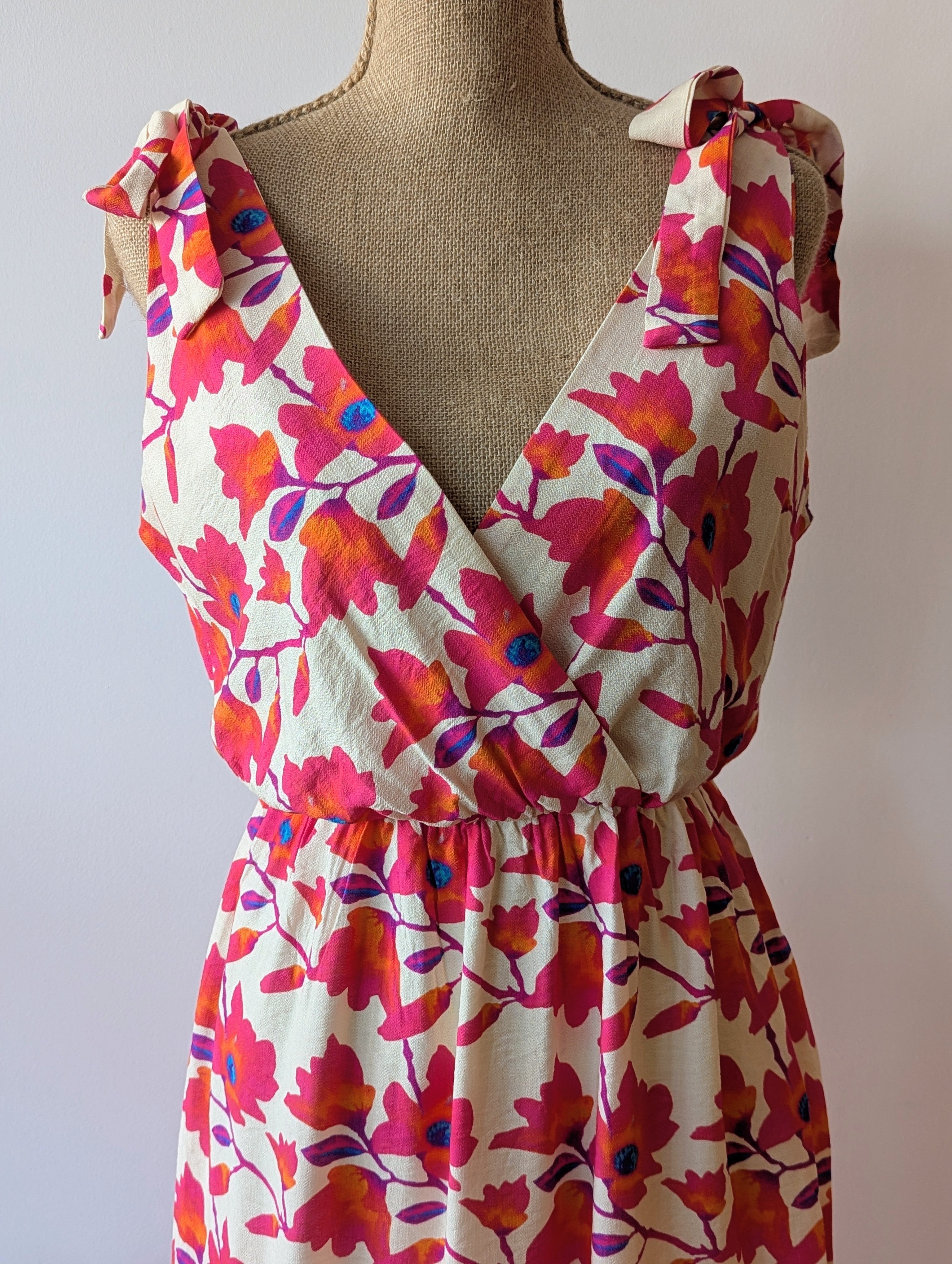 Robe Longue Fleurie Orange Fuchsia Bretelles avec noeud  Taille élastique Décolleté en V Femme Mode Boutique Landes Ondres