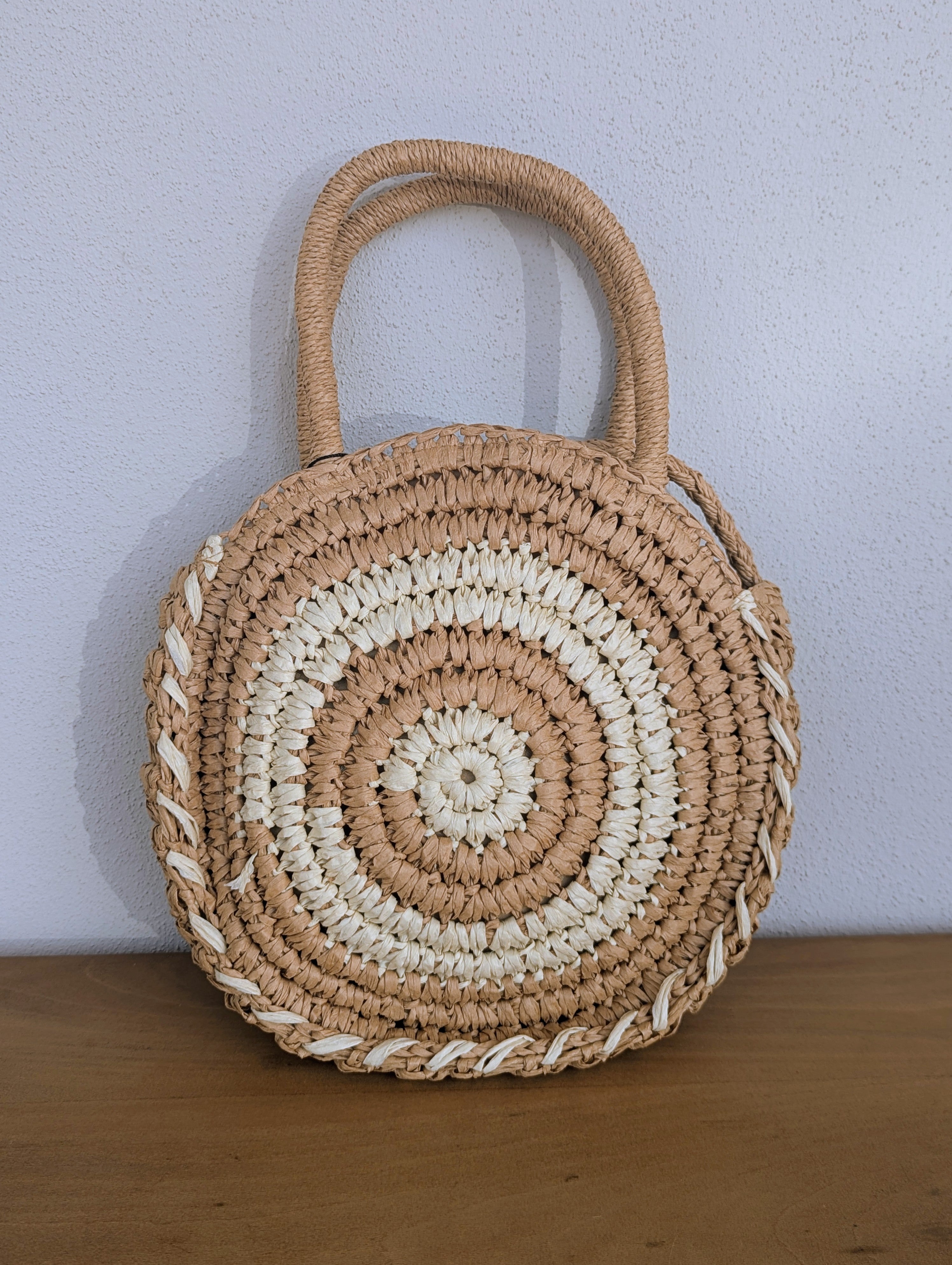 sac rond maille camel pour la plage, petites perles summer vibes été, sac pour soirée cérémonies mode femme sud landes Ondres