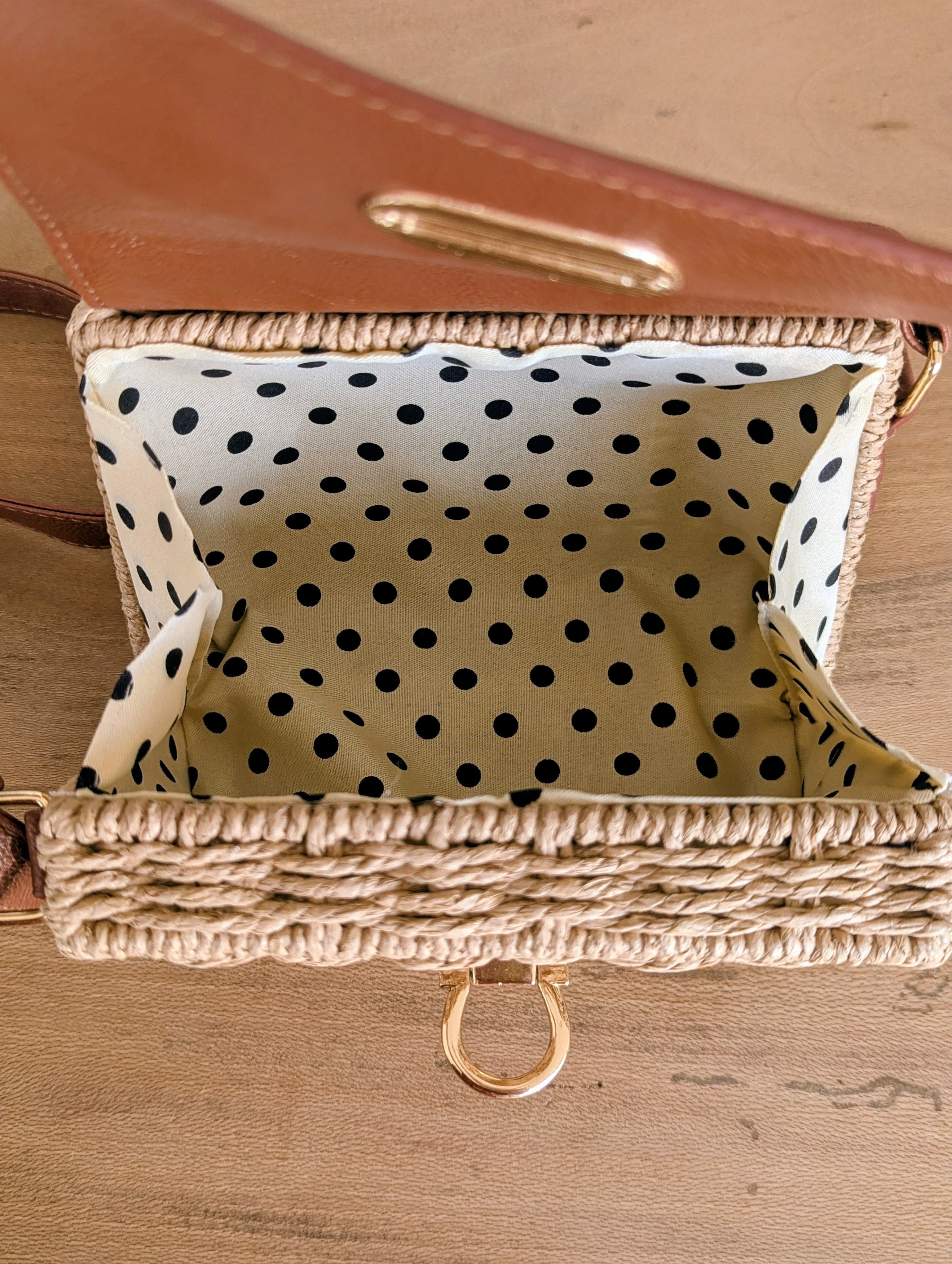 petit sac carree camel marron pour les soirées d'été, intérieur petits pois,summer vibes été, sac pour soirée cérémonies mode femme sud landes Ondres
